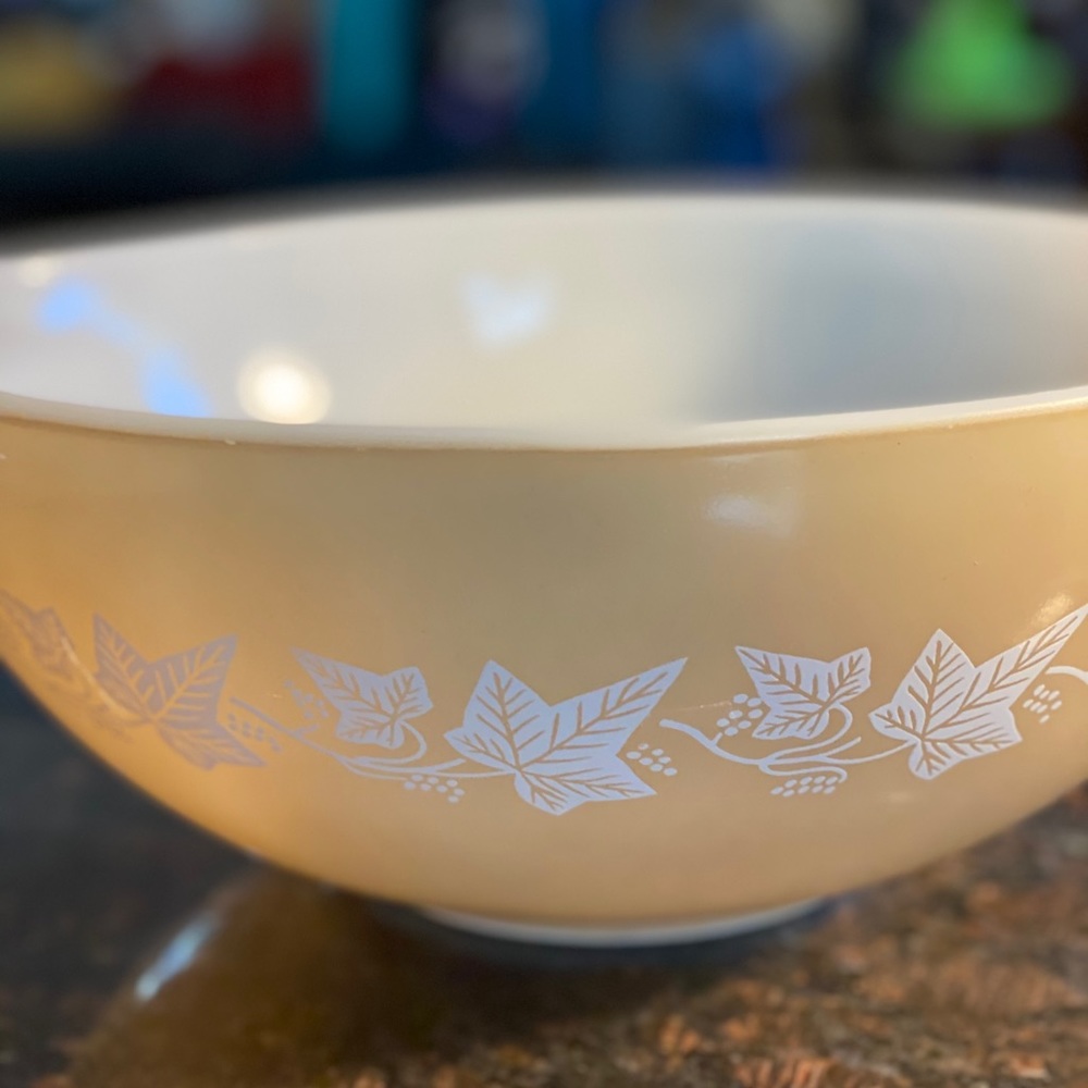 1 Pyrex Sandalwood 444 Cinderella Mixing Bowl - Picture 6 of 12